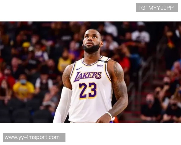 勒布朗带领湖人逆袭费城勇士终结连胜势头再创辉煌